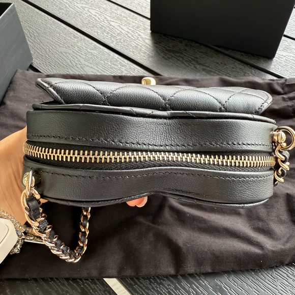 Chanel Mini Lambskin 22s CC in Love Heart Crossbody - Picture 6 of 17